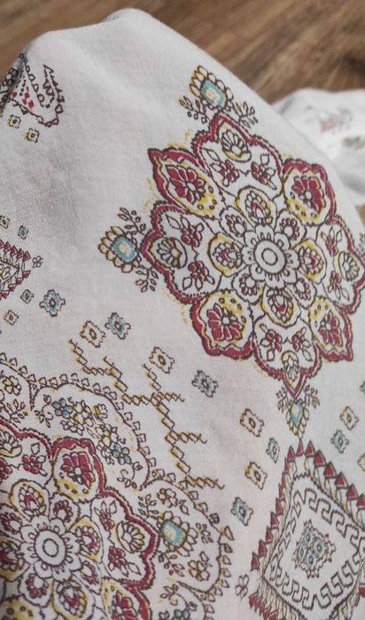 Ciążowa bluzka z długim rękawem w stylu boho
