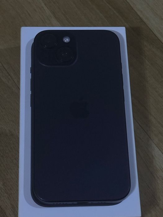 Телефон iphone 15