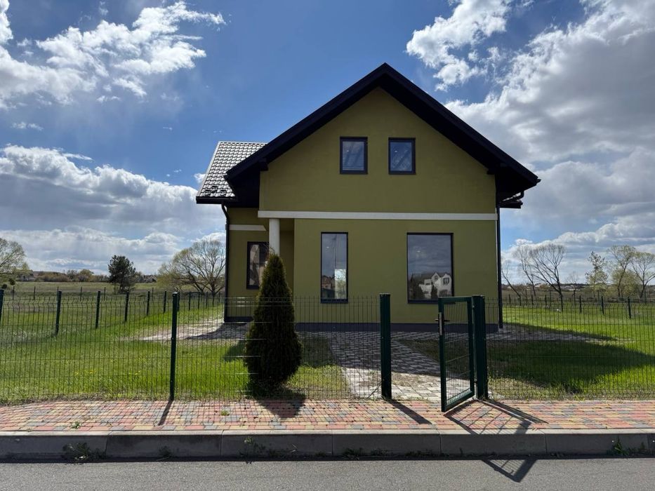 Продаж готового будинку на великій ділянці! Без комісії