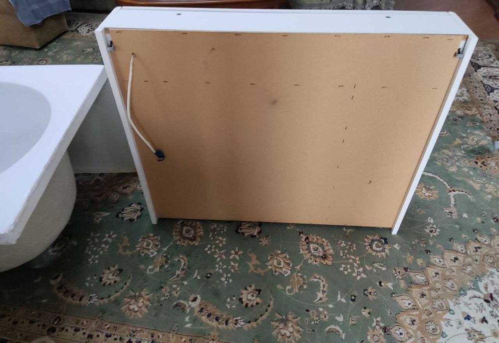 Б/У Зеркальный шкаф для ванны 96,5х17