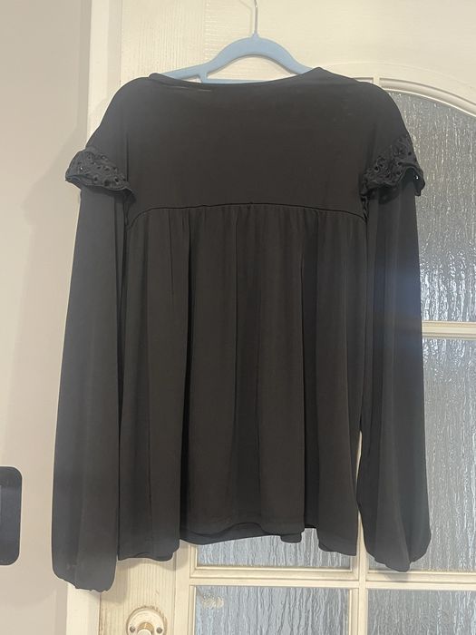Elegancka czarna bluzka