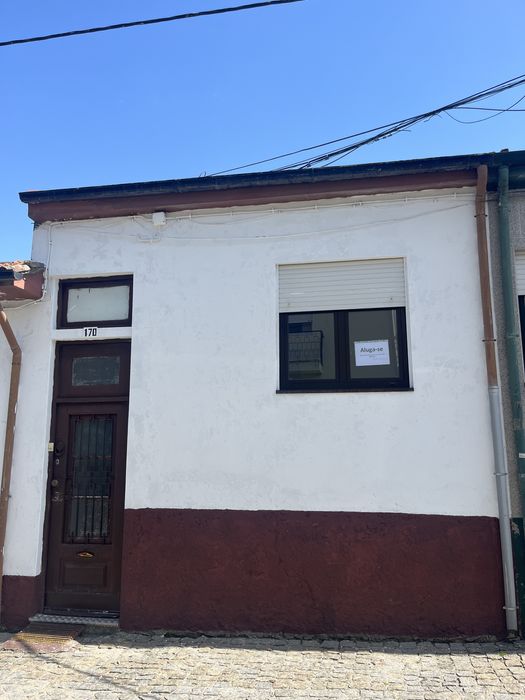 Arrenda-se T1 Baguim do Monte