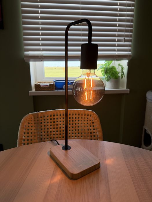 TVÄRHAND Lampa stołowa, czarny/bambus IKEA