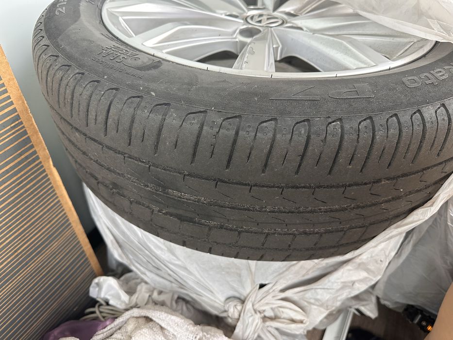 Шини літні 215 55 R17 Pirelli