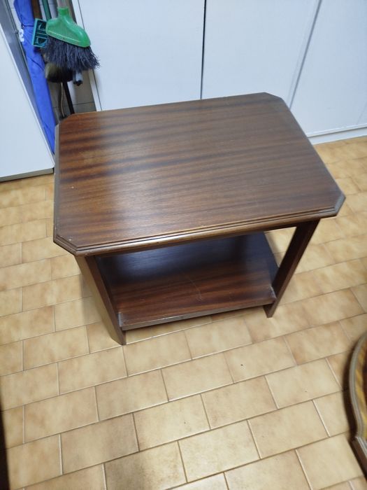 Mesa de apoio em madeira