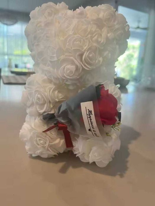 Декоративний ведмедик з троянд 22 см, білий або червоний