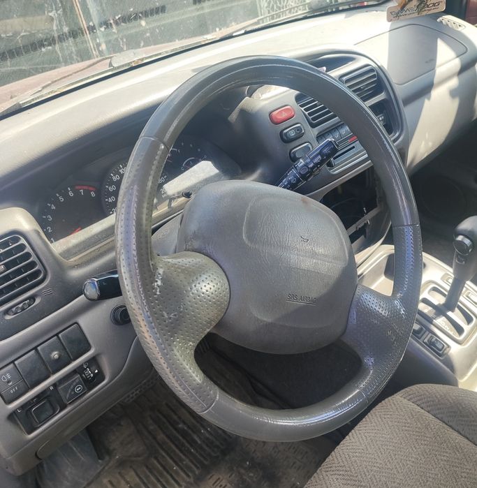 Suzuki grand Vitara drzwi lewy tył