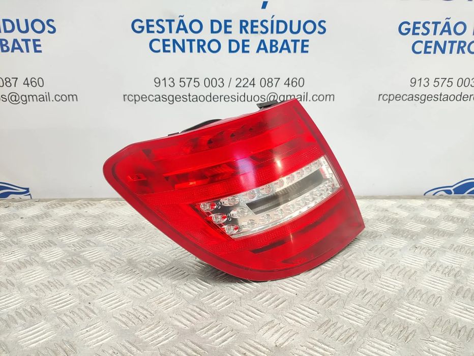 Farolins Tras Traseiros Esquerdo Direito Originais LED Mercedes Benz