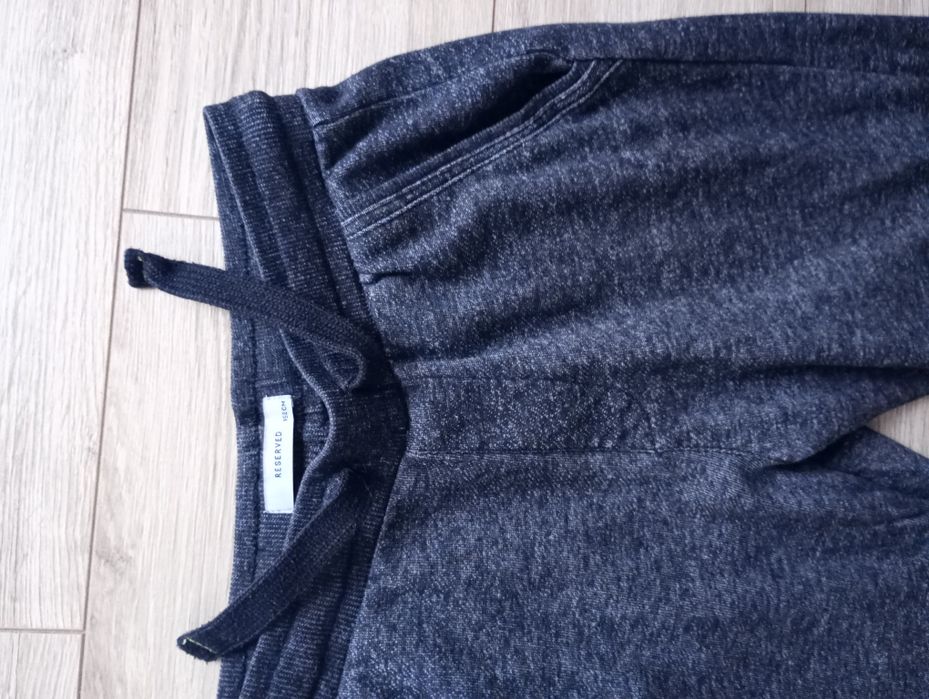 Dwie pary spodni Reserved 146