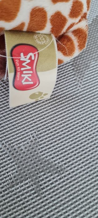 Maskotka żyrafa.