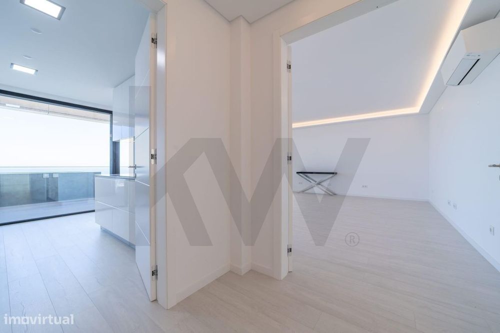 Penthouse T2 de Luxo com Terraço e Jacuzzi Privado | Vista Mar 180º