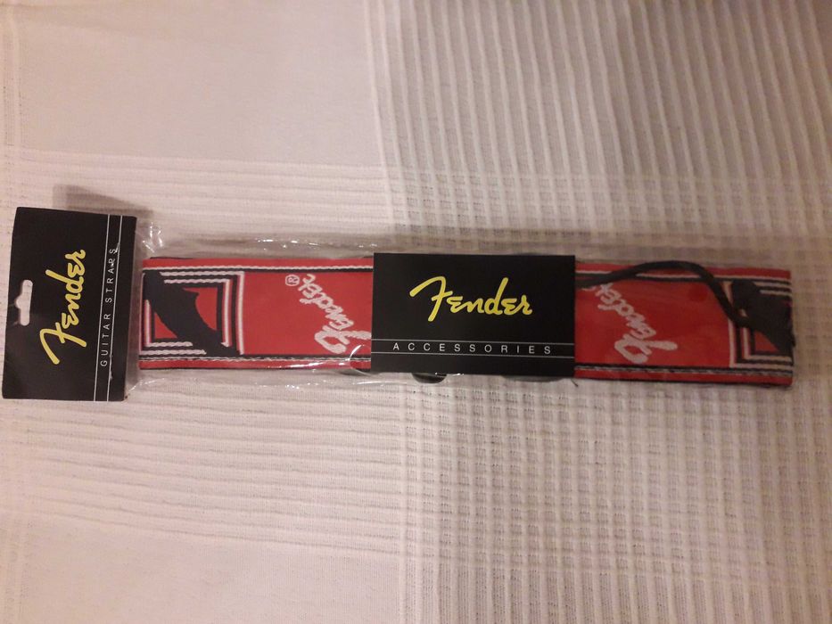 Pas, pasek do gitary z logo Fender, czyścik do strun gratis