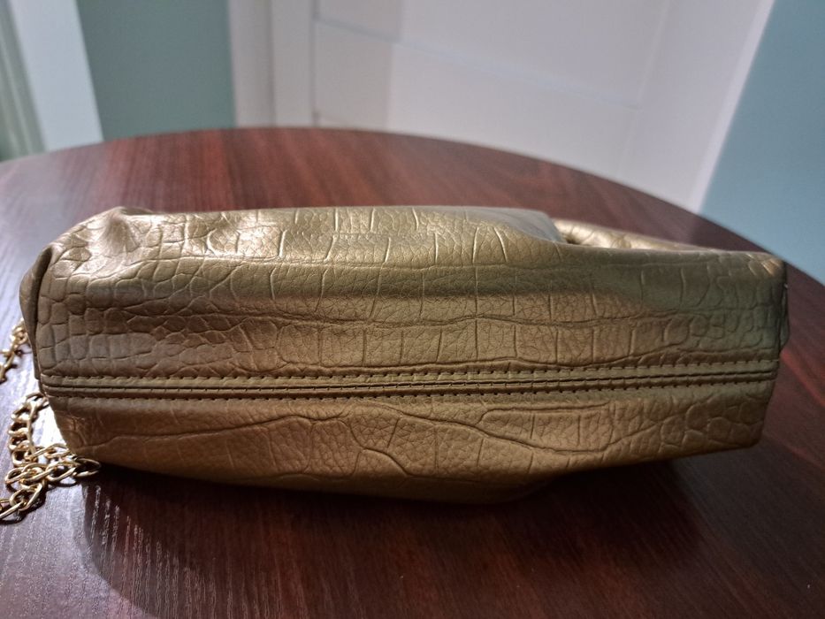 Torebka złota na łańcuszku