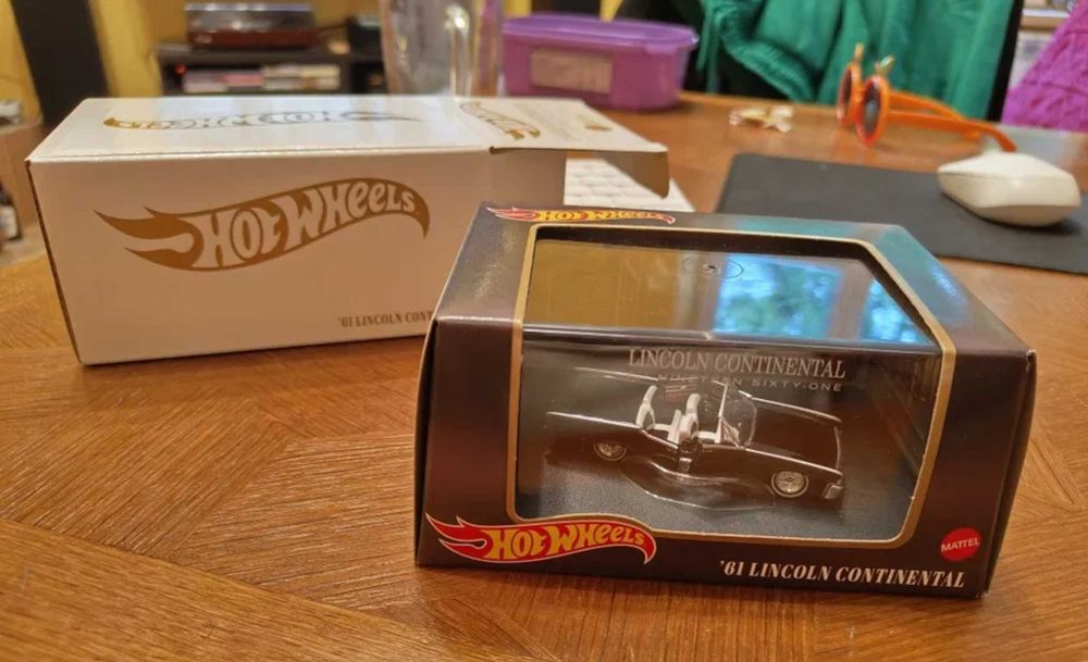 Hot Wheels Lincoln Continental 1961 HMY24 factory error x2