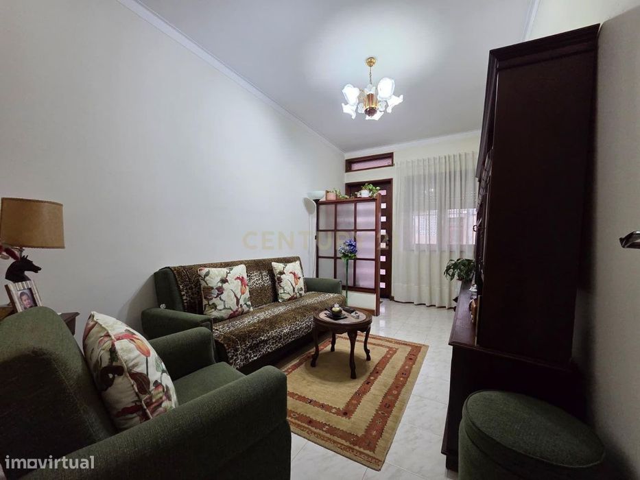 Arrendado | Andar Moradia T2 | Terraço | S. Mamede de Infesta | Invest