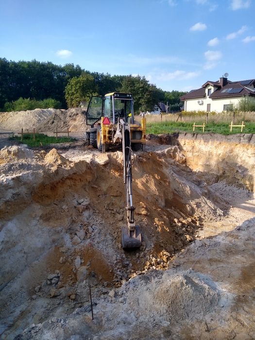 Usługi koparko ładowarką VOLVO