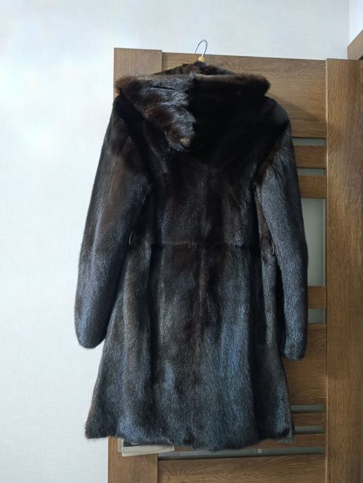 Шуба норкова з капюшоном