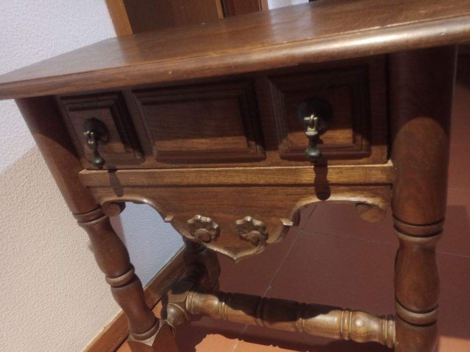 Móvel em madeira
