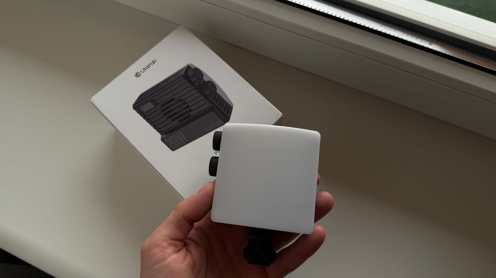 Відеосвітло Ulanzi LE20 20W Pocket RGB