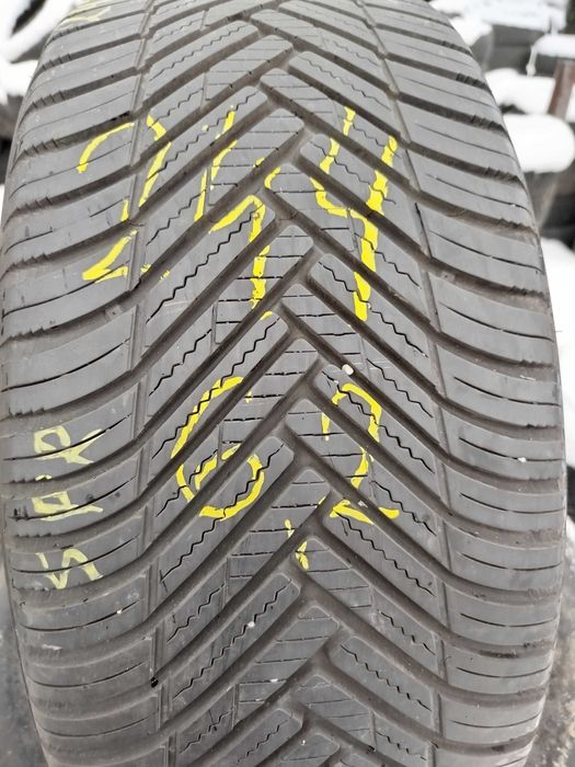 Opona używana 245/45R18 Hankook Kinergy 4S2 1szt.