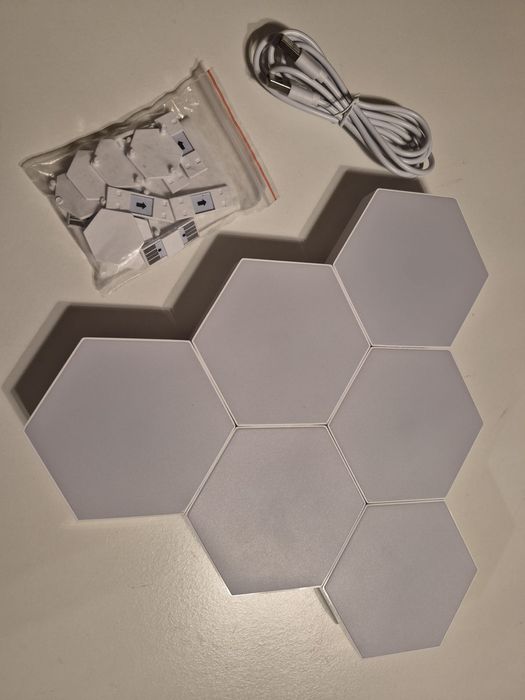 Lampa ścienna LED hexagon dowolne wzory barwa biała zimna 6szt NOWA