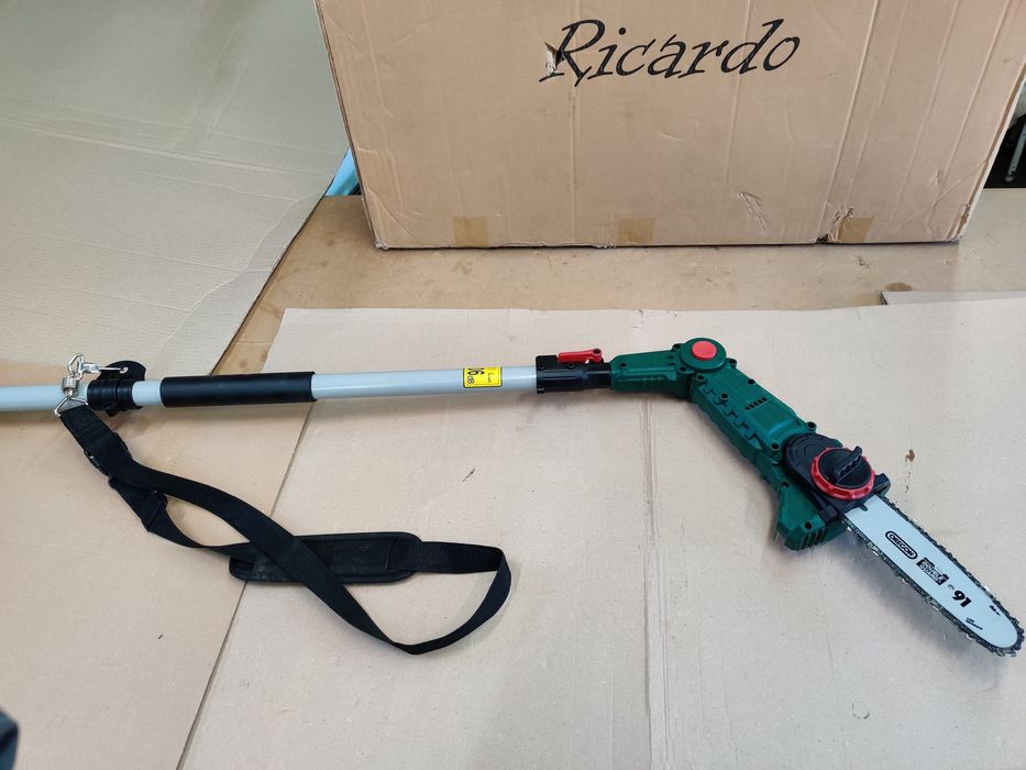 Телескопичный аккумуляторн высоторез сГерман Parkside PAHE 20/сучкорез