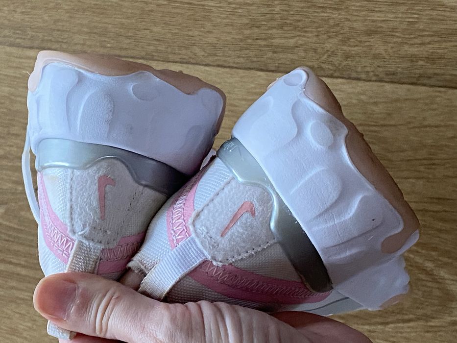 Nike 38,5 Renew Element różowo kremowe