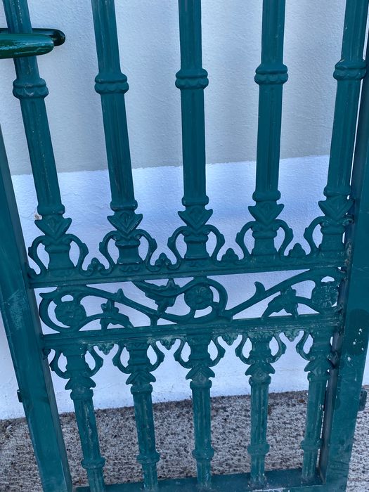 Portão em alumínio maciço e trabalhado