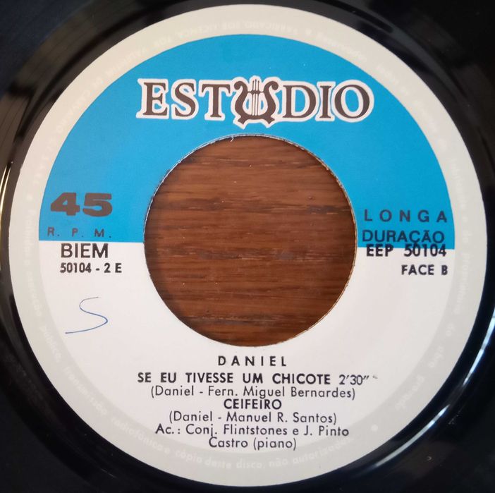 Daniel	- - - - -	Se Eu Tivesse Um Chicote	- - - - -	EP