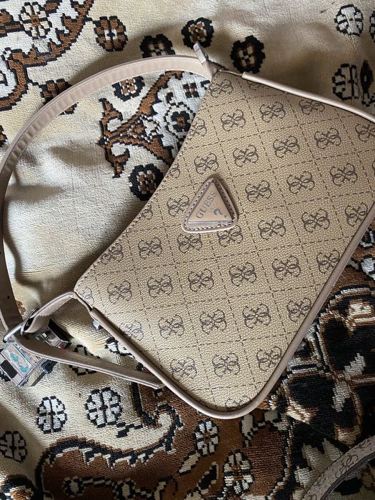 Сумка guess,не дорого