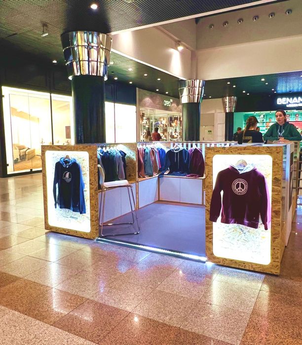 Quiosque de Madeira para centro comercial