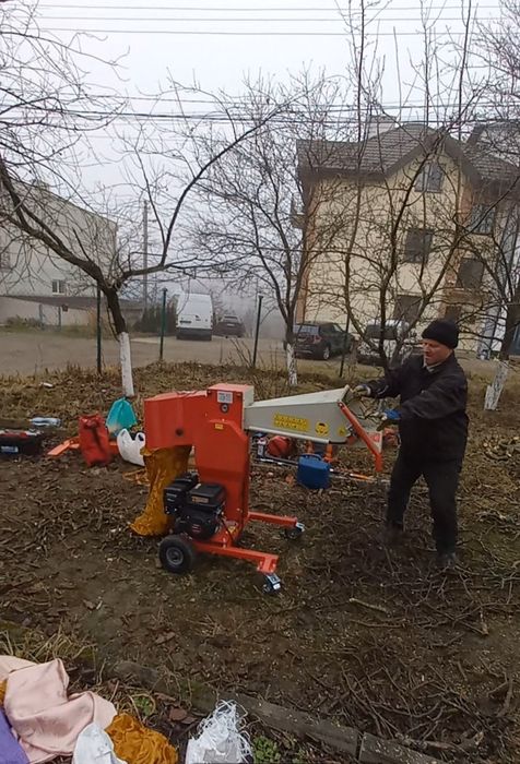 Подрібнювач гілок гілкоподрібнювач Зрізання, зрізка, обрізка дерев