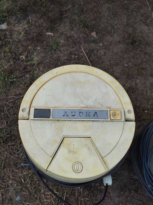 Пилосос Audra та  пилосос  Витязь