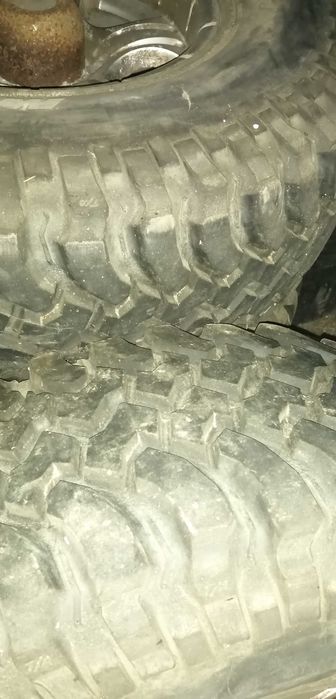 Практично нові шини в з дисками 285/75 R15 BFGoodrich Mud Terrain: 8 ...