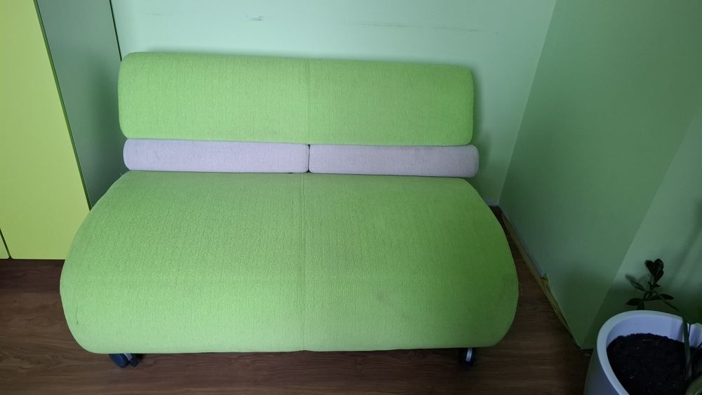 Sprzedam sofę zieloną