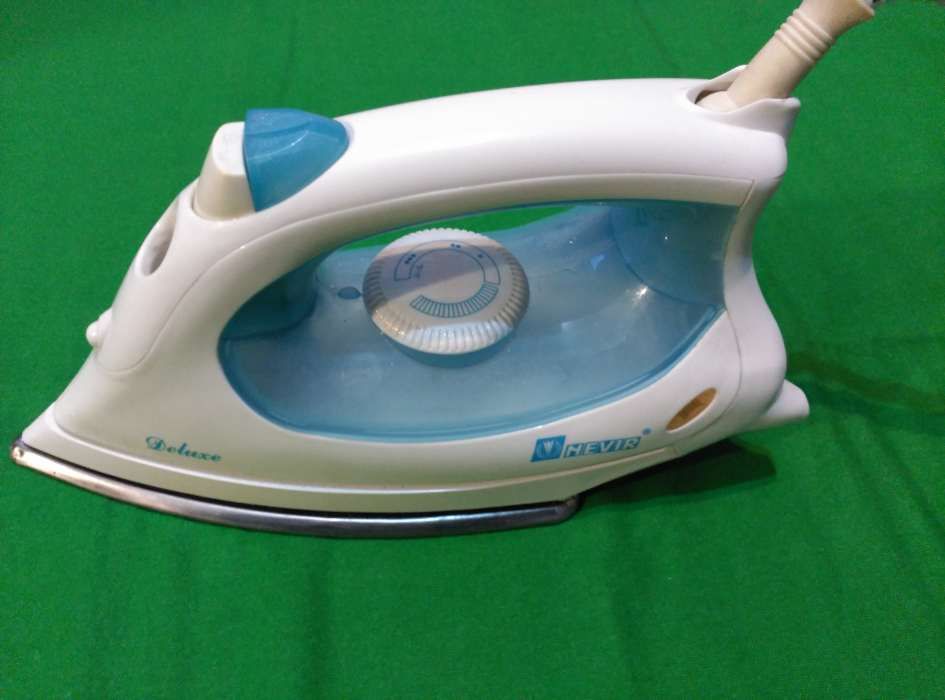 Vendo ferro de engomar portátil a vapor