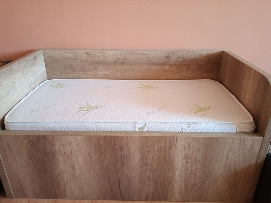 Продам ліжко з ємкістю