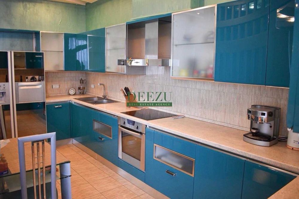 Продаж 3 кімнатної квартири вул. Антоновича 140