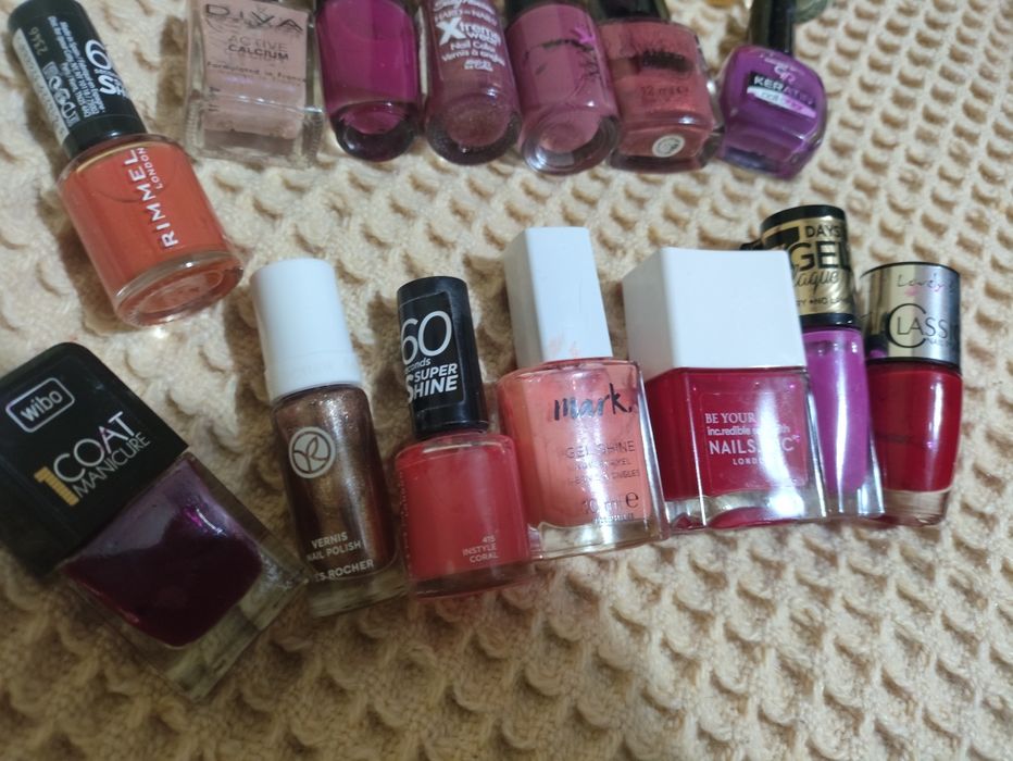 zestaw lakierów do paznokci