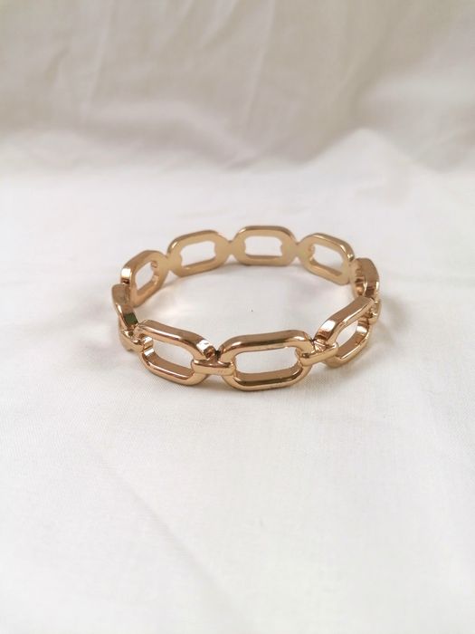 Pulseira Dourada estilo corrente