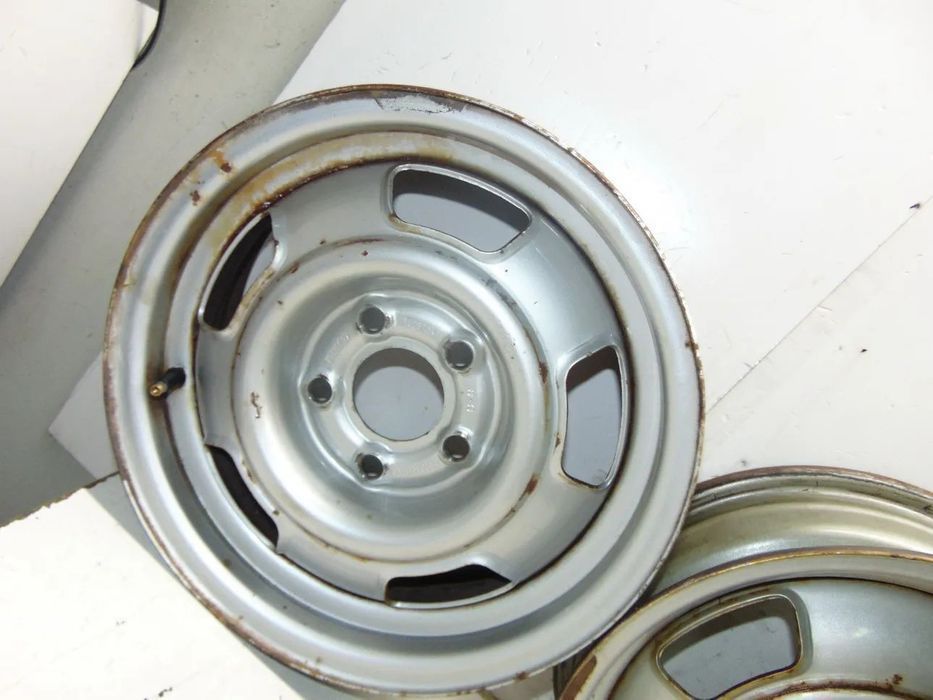 Volvo 244 jantes ferro " usado em bom estado