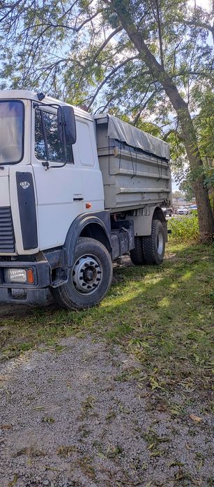 Маз самосвал в доброму стані