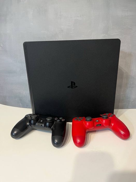 Ps 4 slim 500gb, 2 оригинальных геймпада, и 5 игр