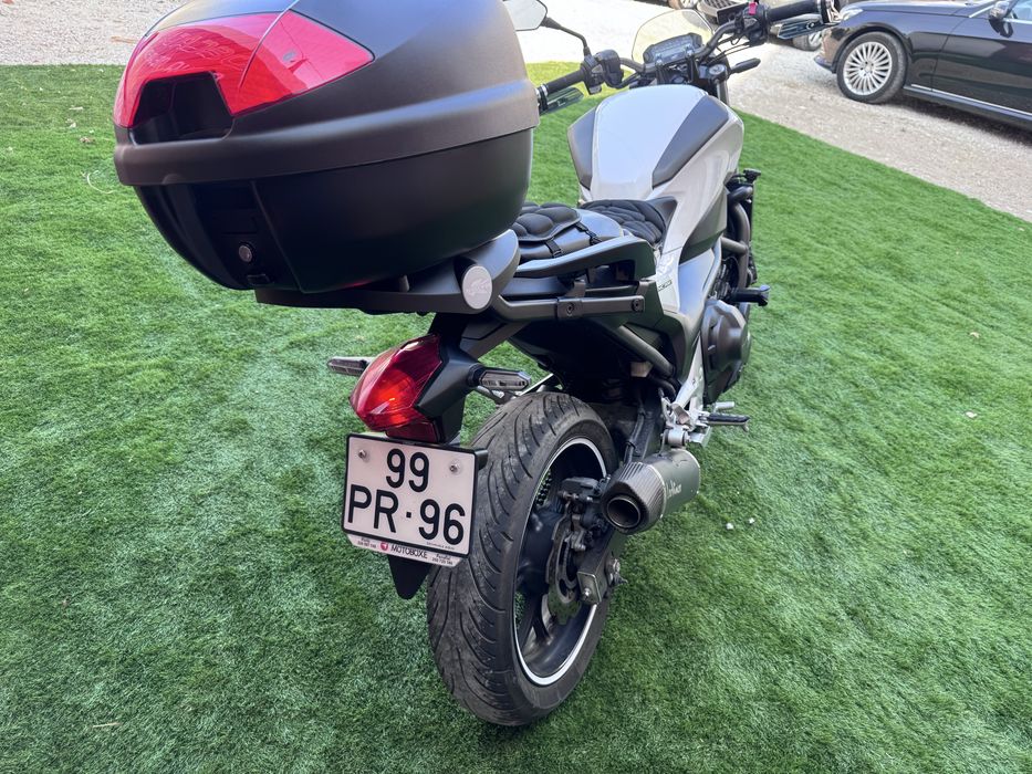 Honda NC 700S em muito bom estado