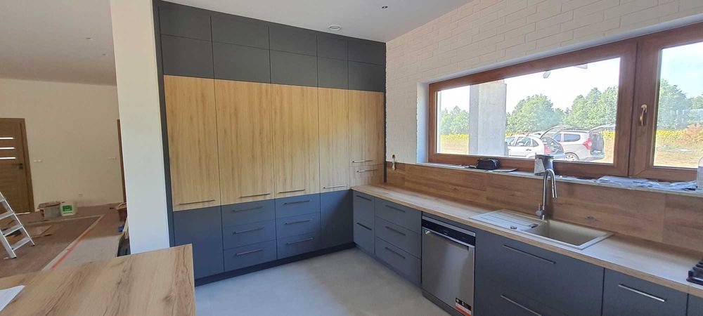 montaż składanie skręcanie mebli