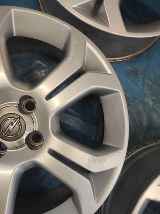 Felgi aluminiowe OPEL R 17 4x100 Czujniki