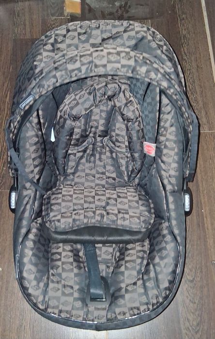 Conjunto Bebécar (Carrinho + Ovo Easymaxi LF) – Praticamente Novo!