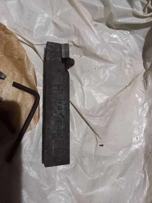 Резцы по металлу