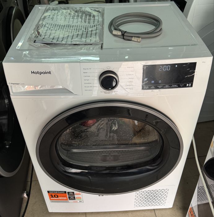 Máquina de Secar Roupa HOTPOINT CHSD83MWBSPT  8kg - Nova