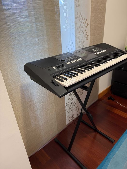 Teclado Piano Digital YAMAHA PSR-E423